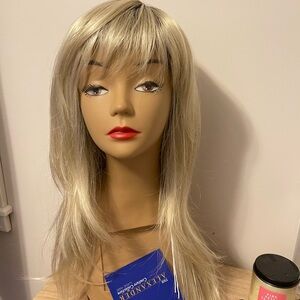 Elegant Light Blonde Women's Wig